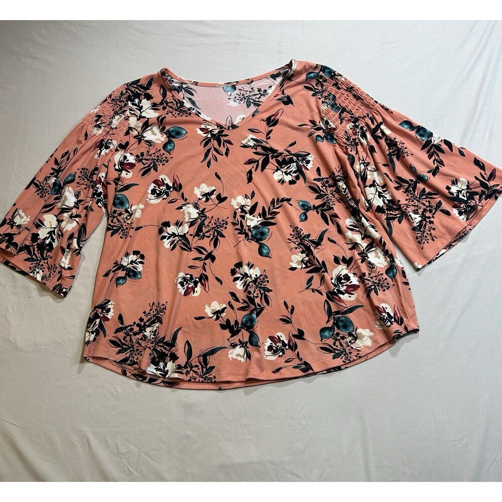 EVRI 1X Top Shirt Coral Pink Floral Flower V Neck Flared 3/4 Sleeve Stretch